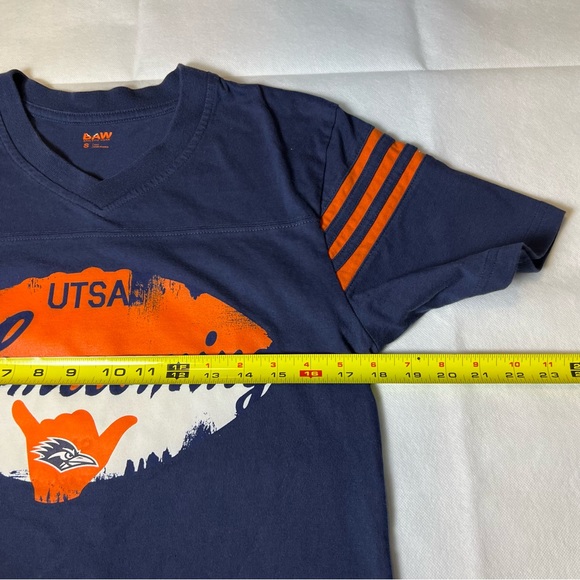 Navy and orange UTSA homecoming t-shirt - Picture 3 of 8